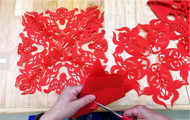 A "Living Heritage" Family: The Art of Paper-Cutting and the Craftsmanship of Inheritance